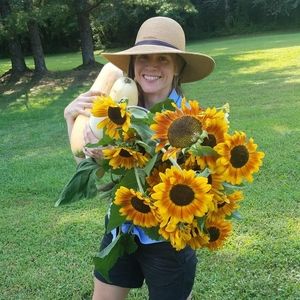 Meet your Posher, Laura